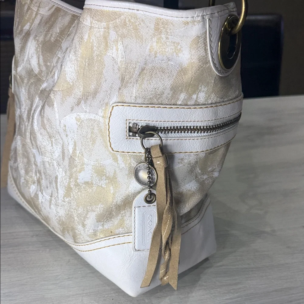 Vintage Coach Cream and White Camo Canvas Shoulder Bag with Suede Tassels - Picture 3 of 14